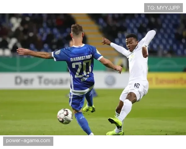 奥斯卡连续关键战主导进攻，回撤接应撕开防线成上港胜负手